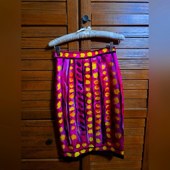 Moschino midi skirt, 4 (US)-fuchsia - Picture 2 of 3